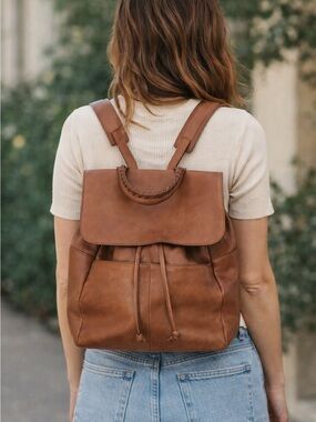 Medici Tan Leather Drawstring Backpack